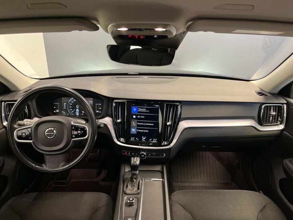 Volvo V60 2019 Musta