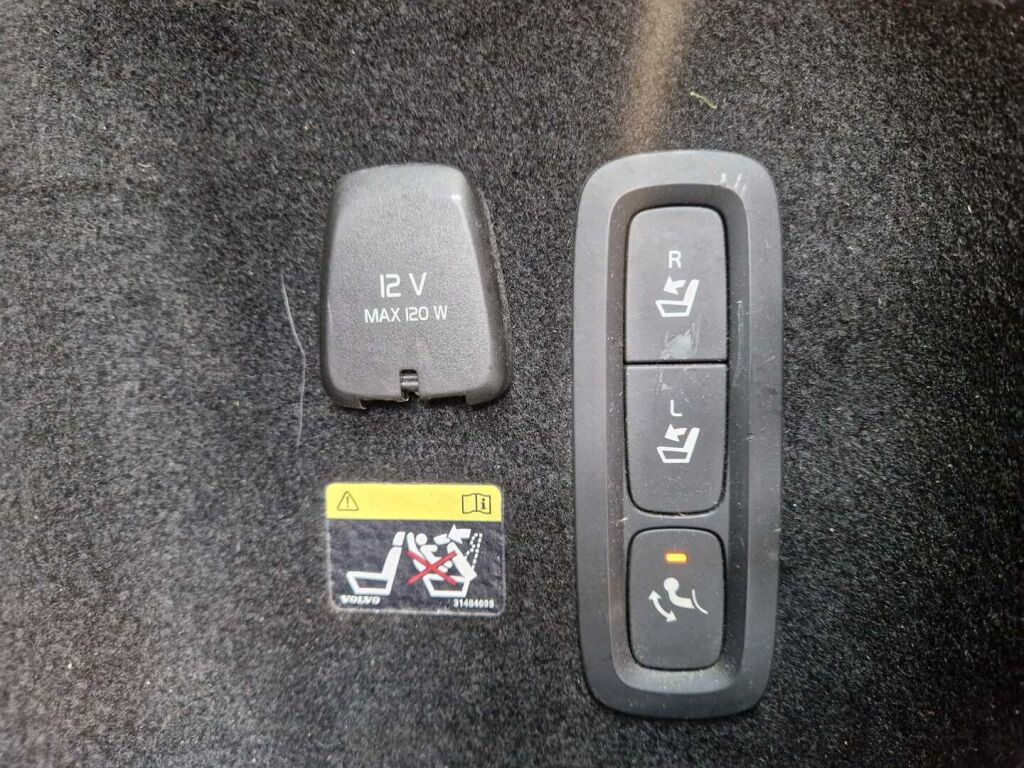 Volvo V60 2019 Musta