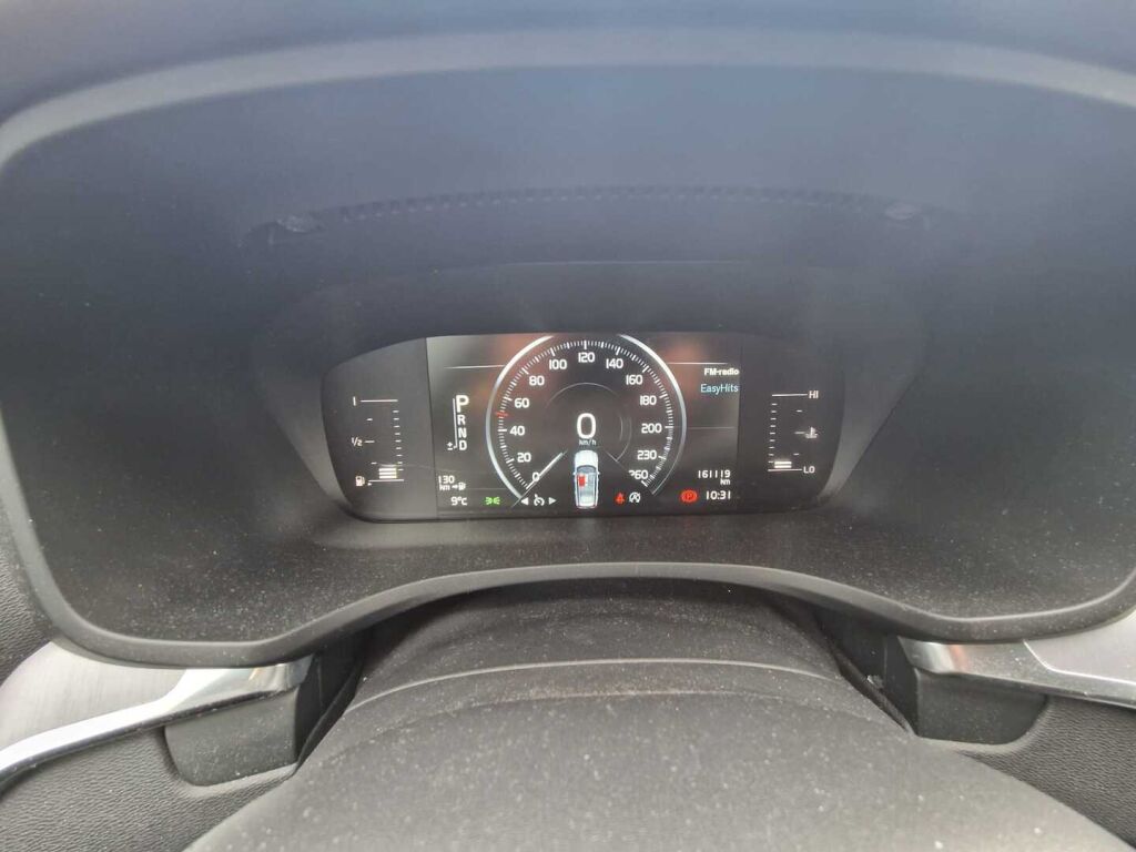 Volvo V60 2019 Musta