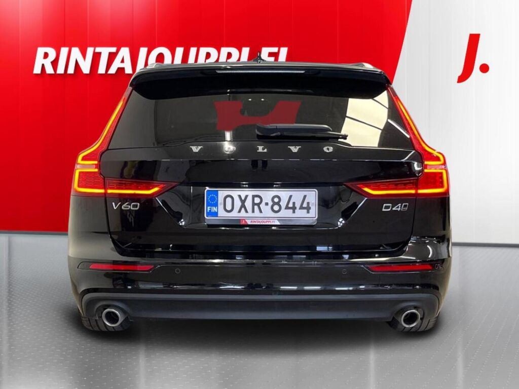 Volvo V60 2019 Musta
