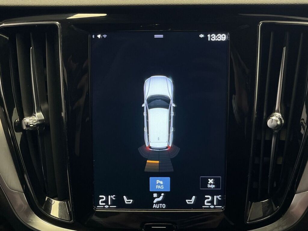 Volvo V60 2019 Musta