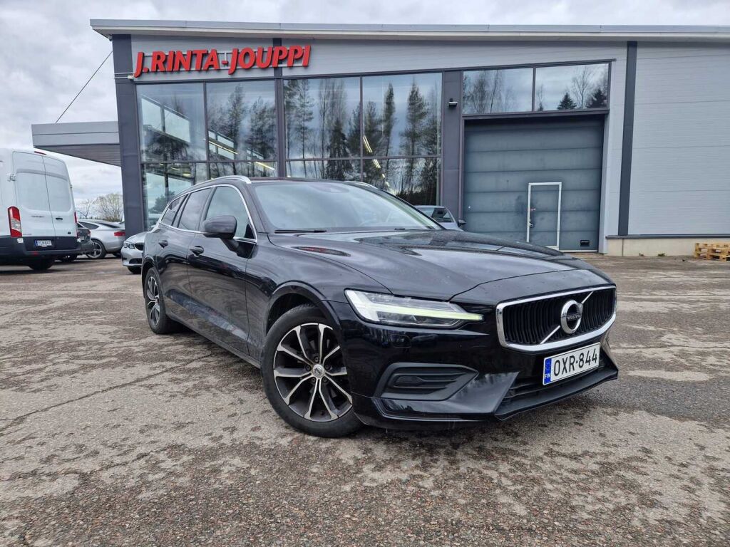 Volvo V60 2019 Musta