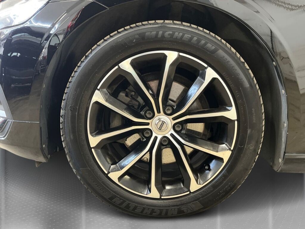 Volvo V60 2019 Musta