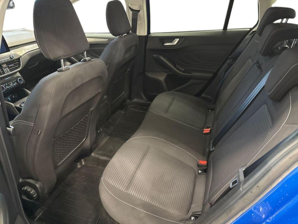 Ford Focus 2018 Sininen
