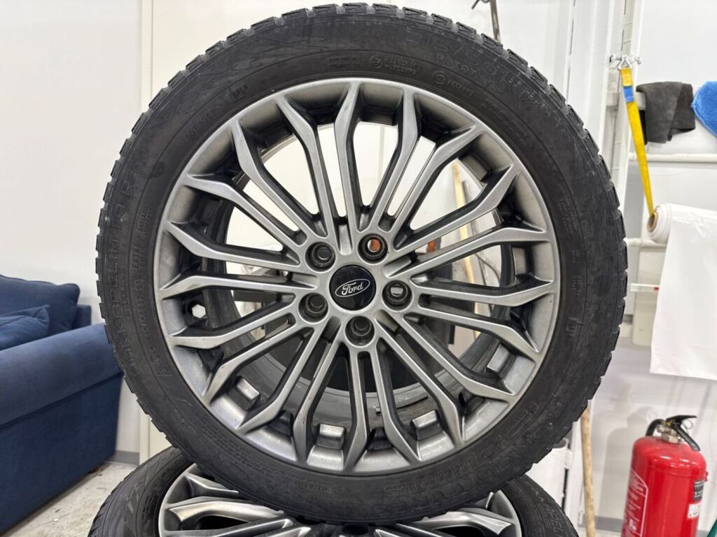 Ford Focus 2018 Sininen