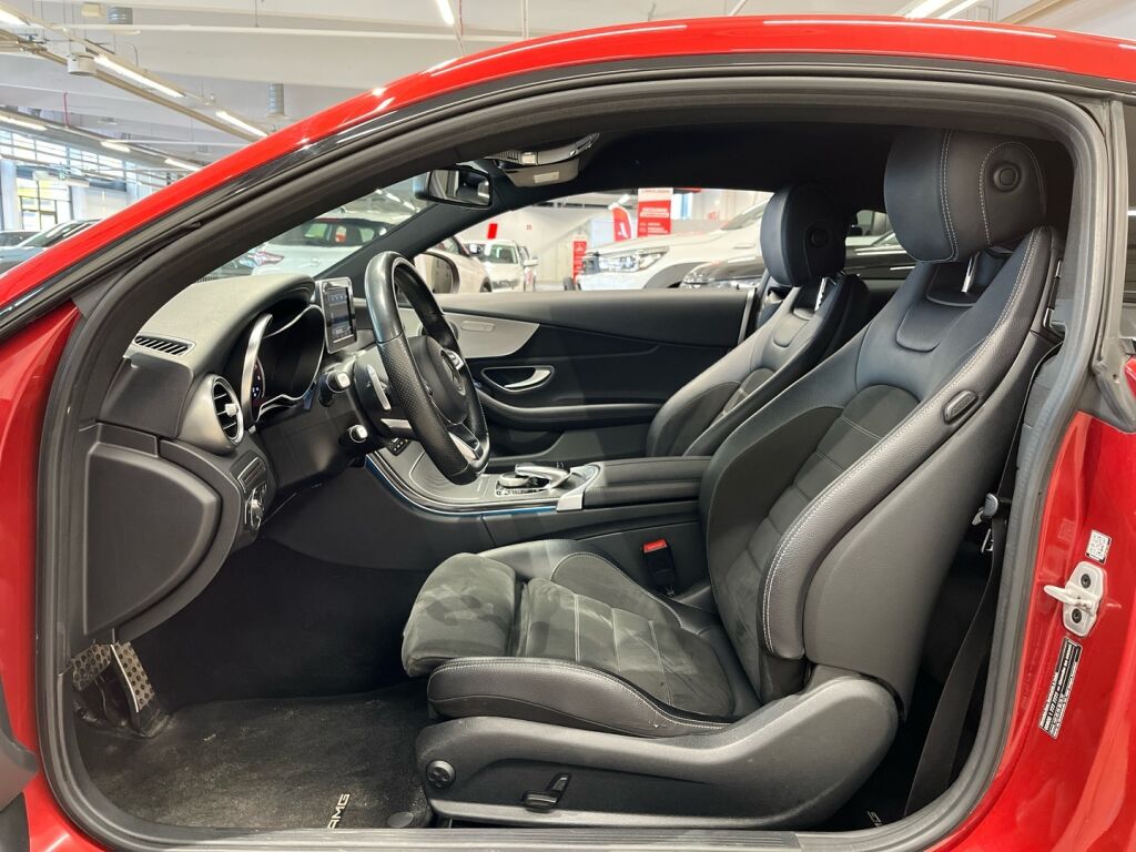 Mercedes-Benz C 2017 Met. Punainen