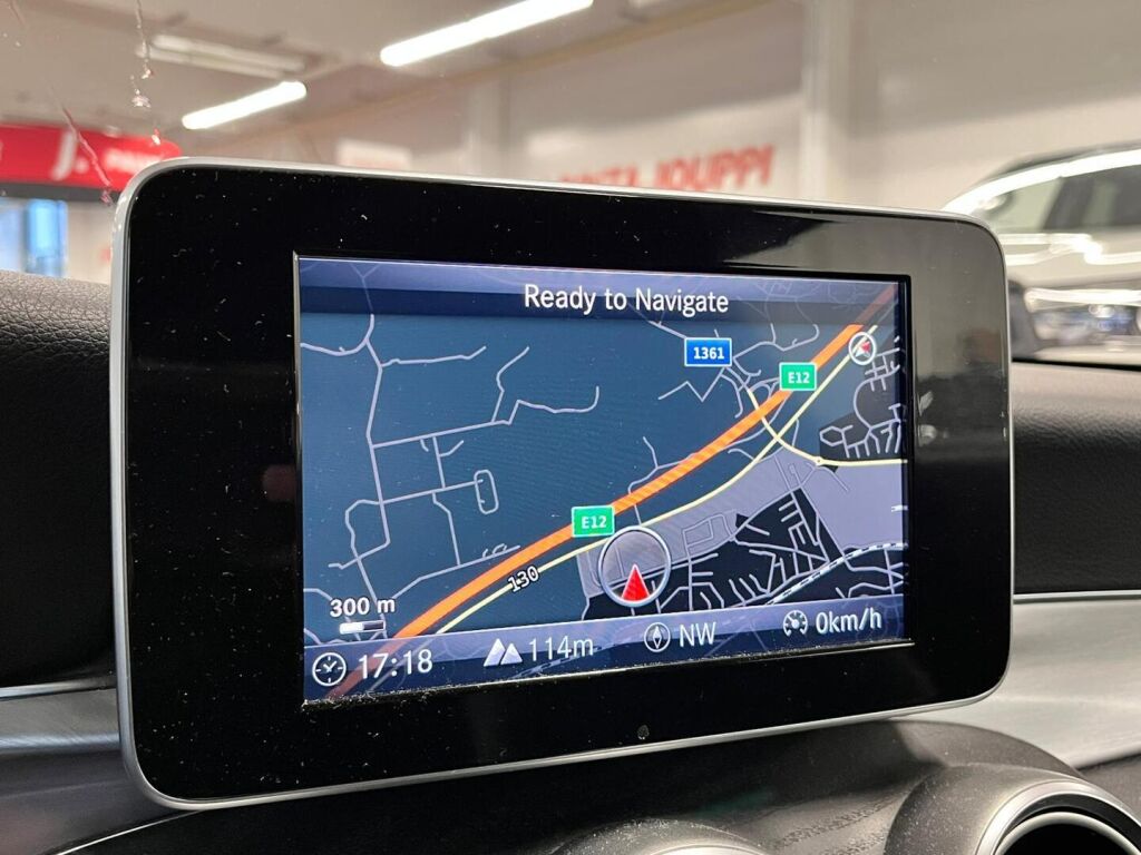 Mercedes-Benz C 2017 Met. Punainen