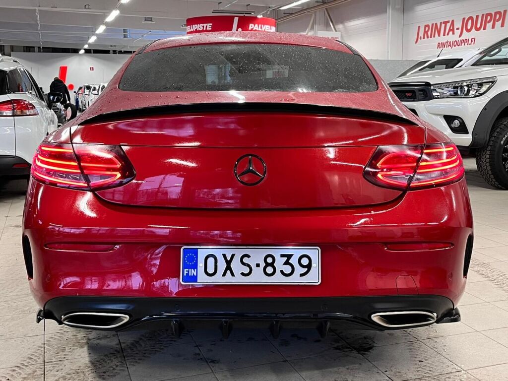 Mercedes-Benz C 2017 Met. Punainen