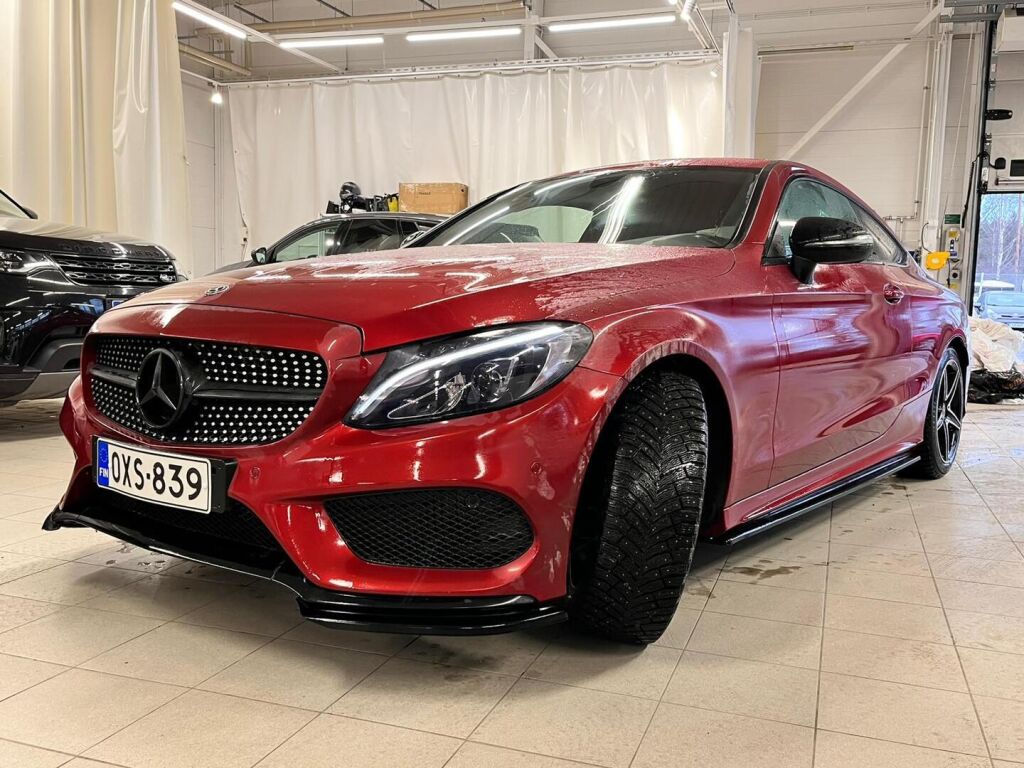 Mercedes-Benz C 2017 Met. Punainen