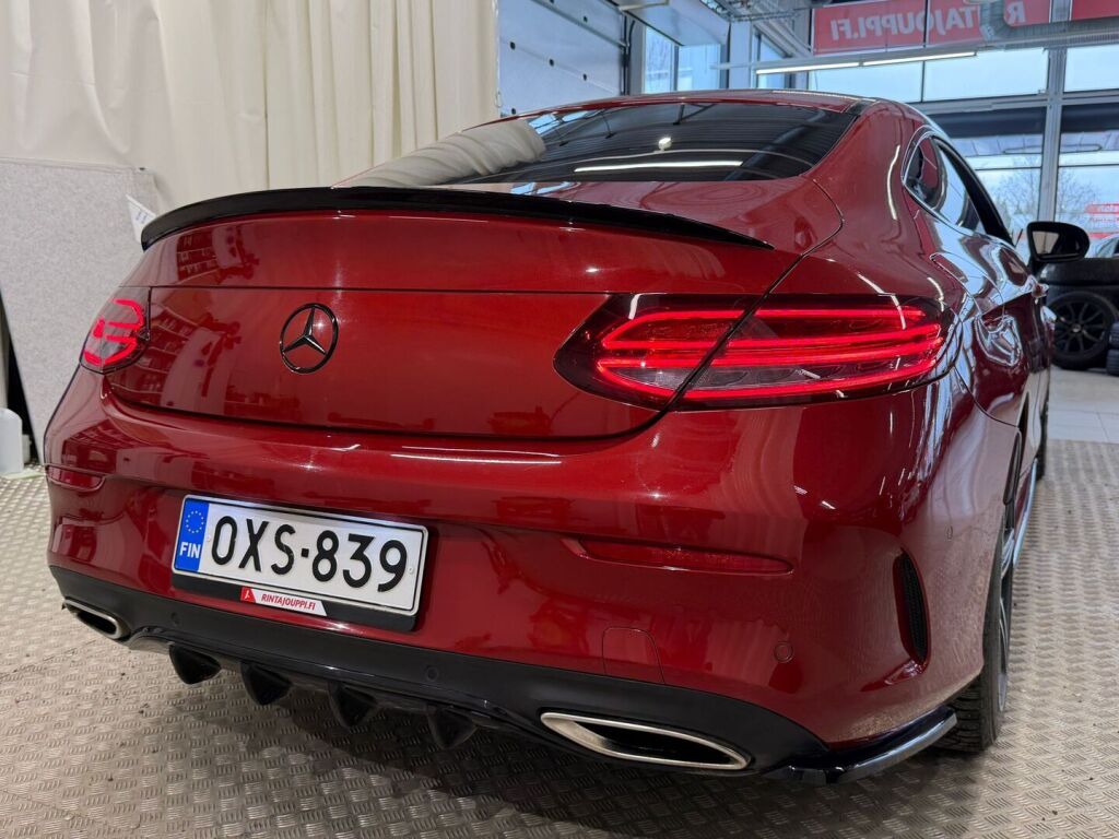 Mercedes-Benz C 2017 Met. Punainen