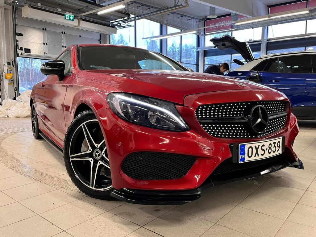 Mercedes-Benz C 2017 Met. Punainen