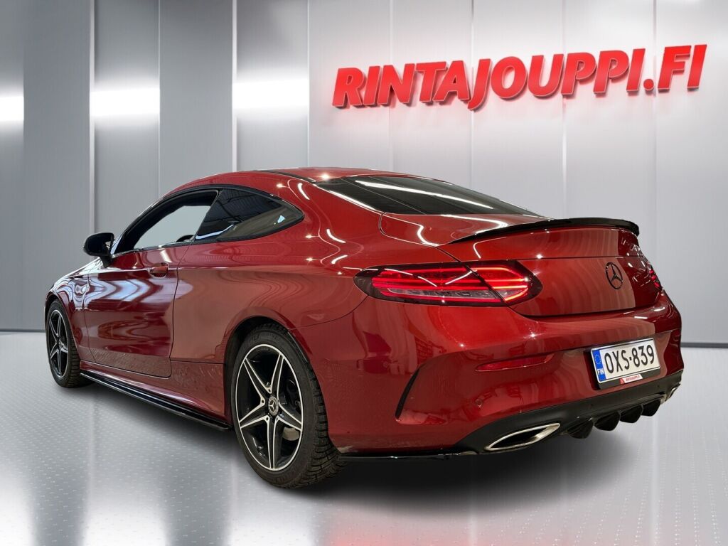 Mercedes-Benz C 2017 Met. Punainen