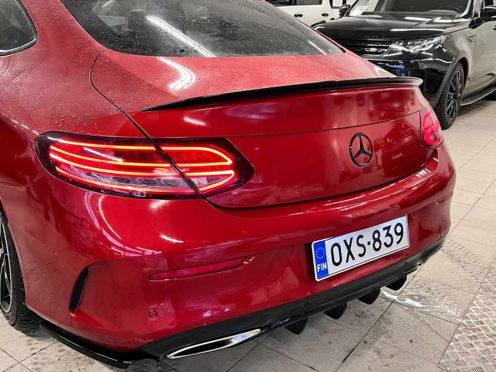 Mercedes-Benz C 2017 Met. Punainen