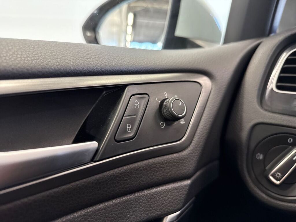 Volkswagen Golf 2019 Valkoinen