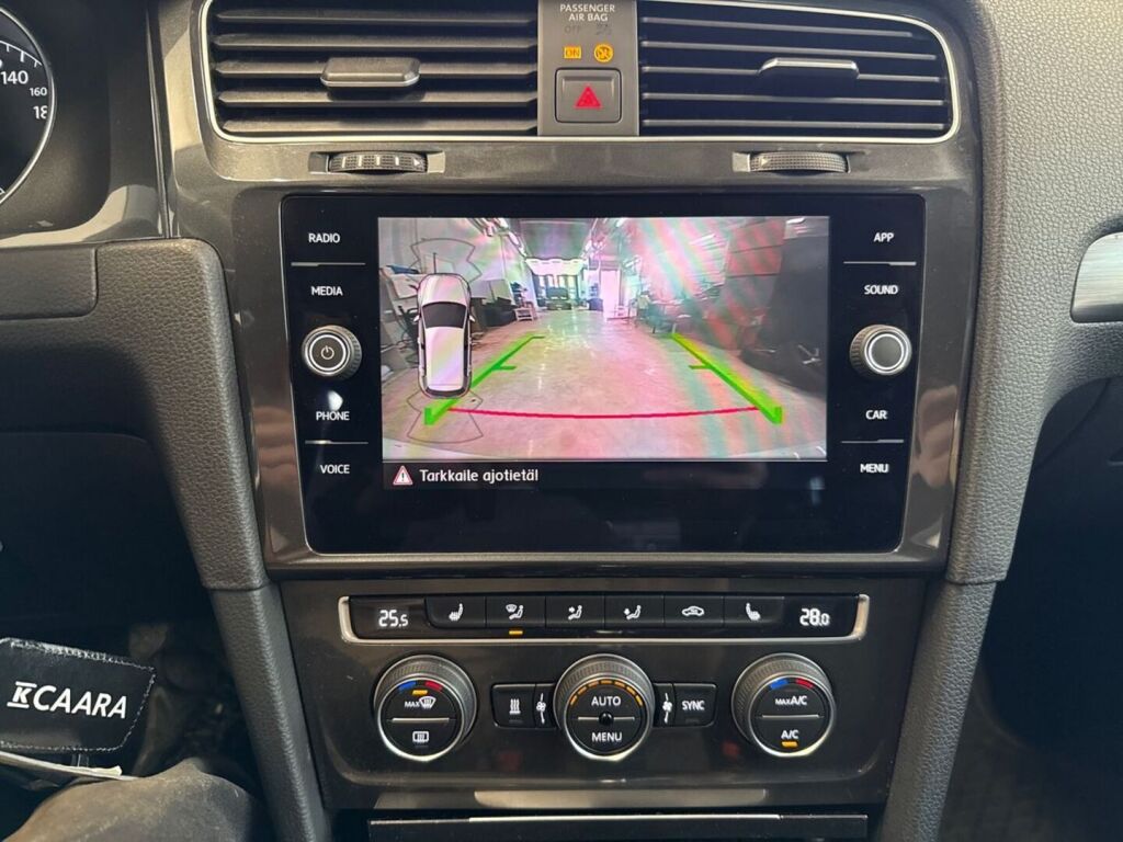 Volkswagen Golf 2019 Valkoinen