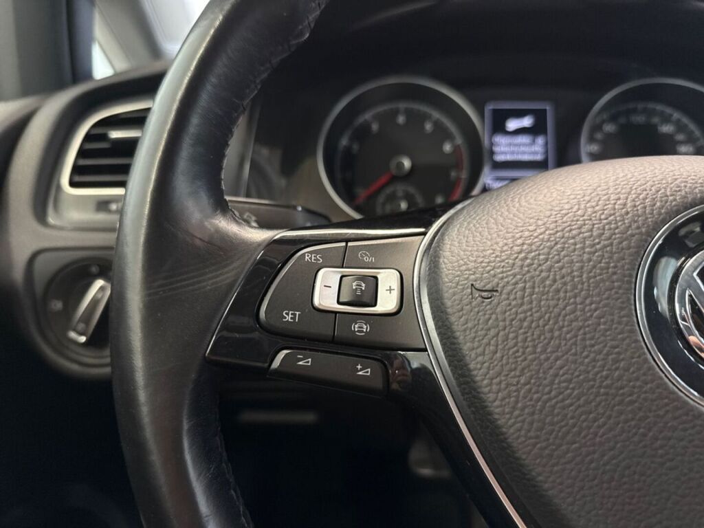 Volkswagen Golf 2019 Valkoinen