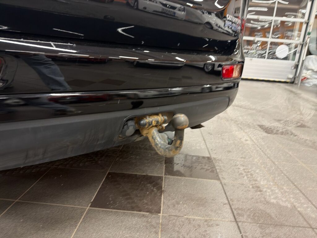 Mitsubishi Outlander PHEV 2013 Musta