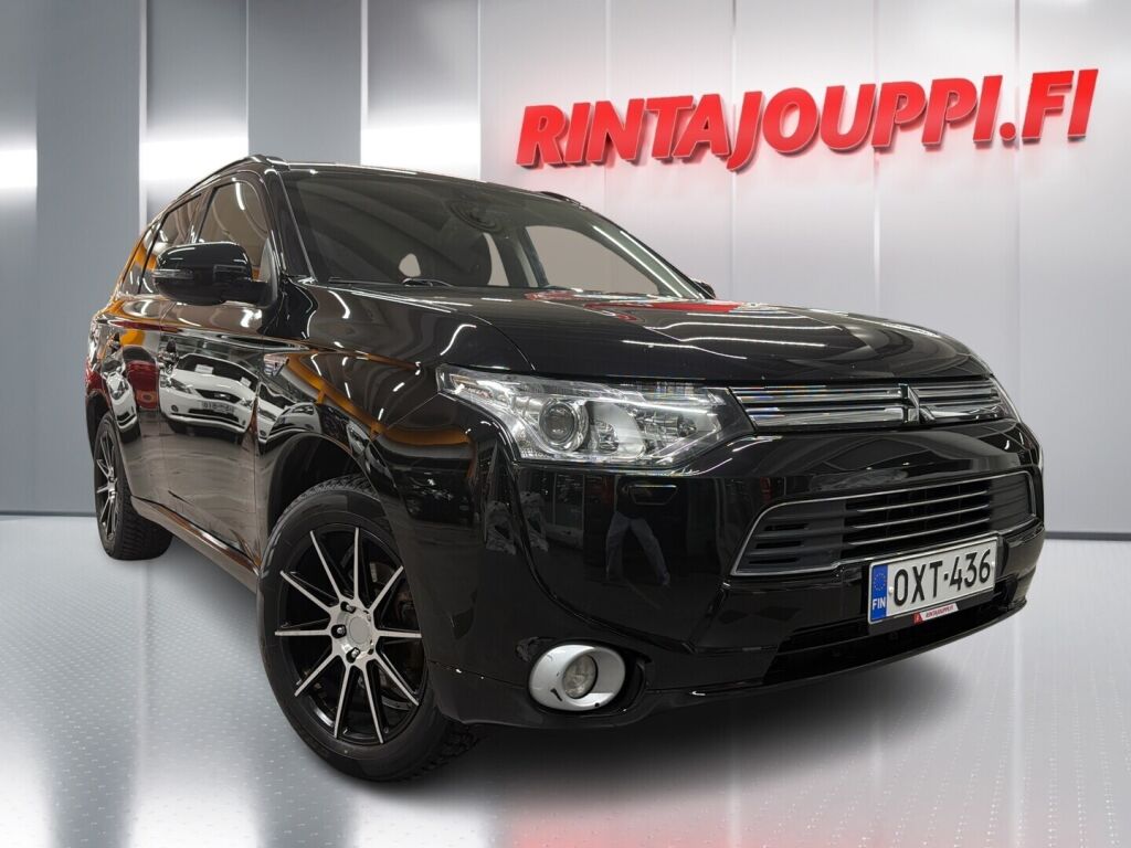 Mitsubishi Outlander PHEV 2013 Musta