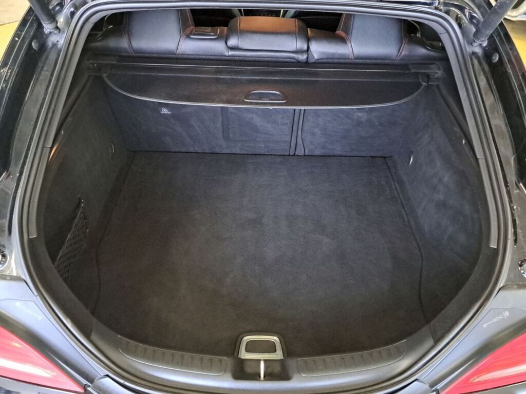 Mercedes-Benz CLA 2015 Musta