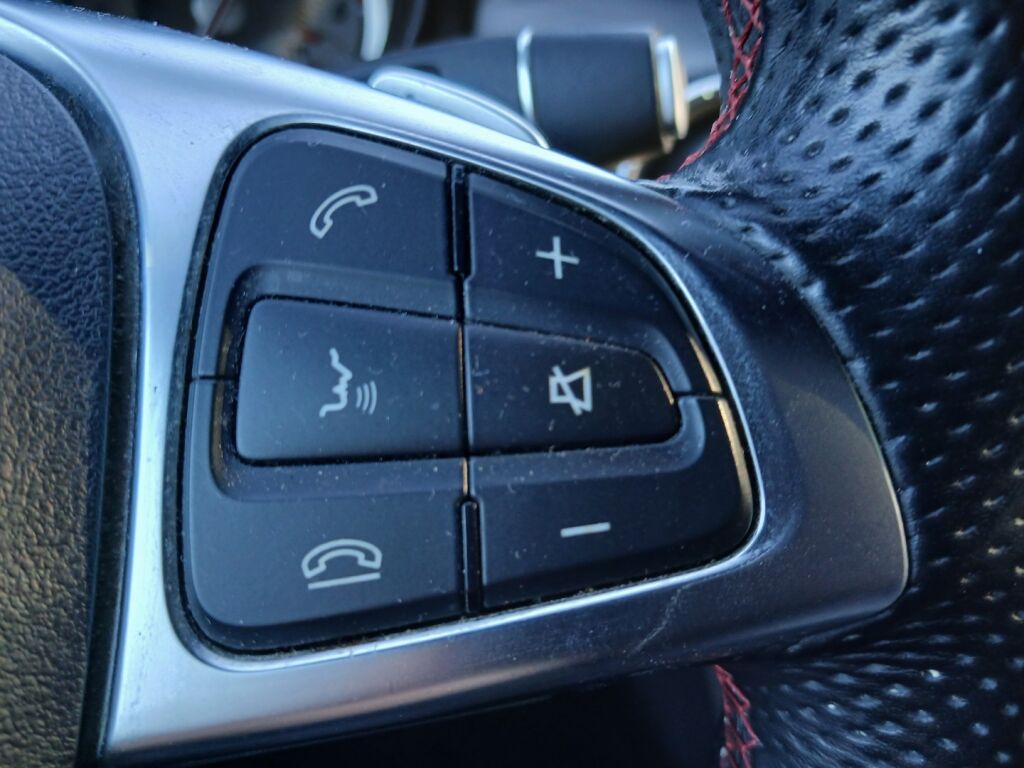 Mercedes-Benz CLA 2015 Musta