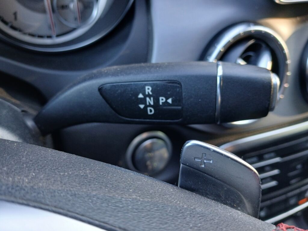 Mercedes-Benz CLA 2015 Musta