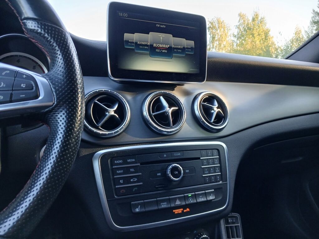 Mercedes-Benz CLA 2015 Musta
