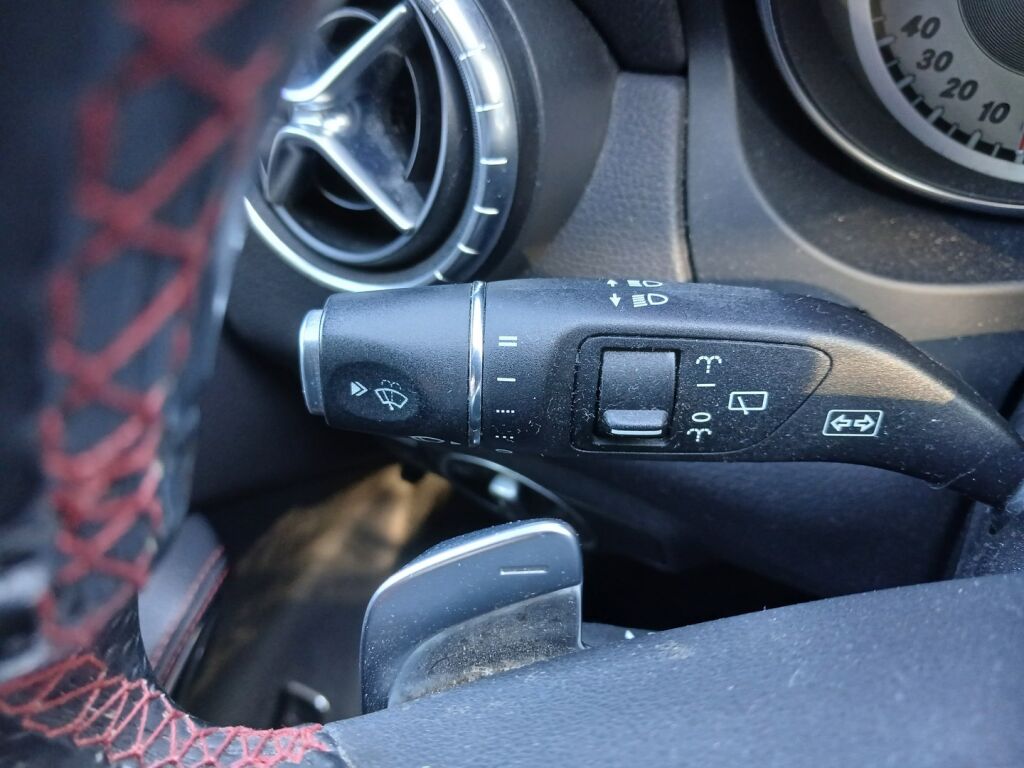 Mercedes-Benz CLA 2015 Musta