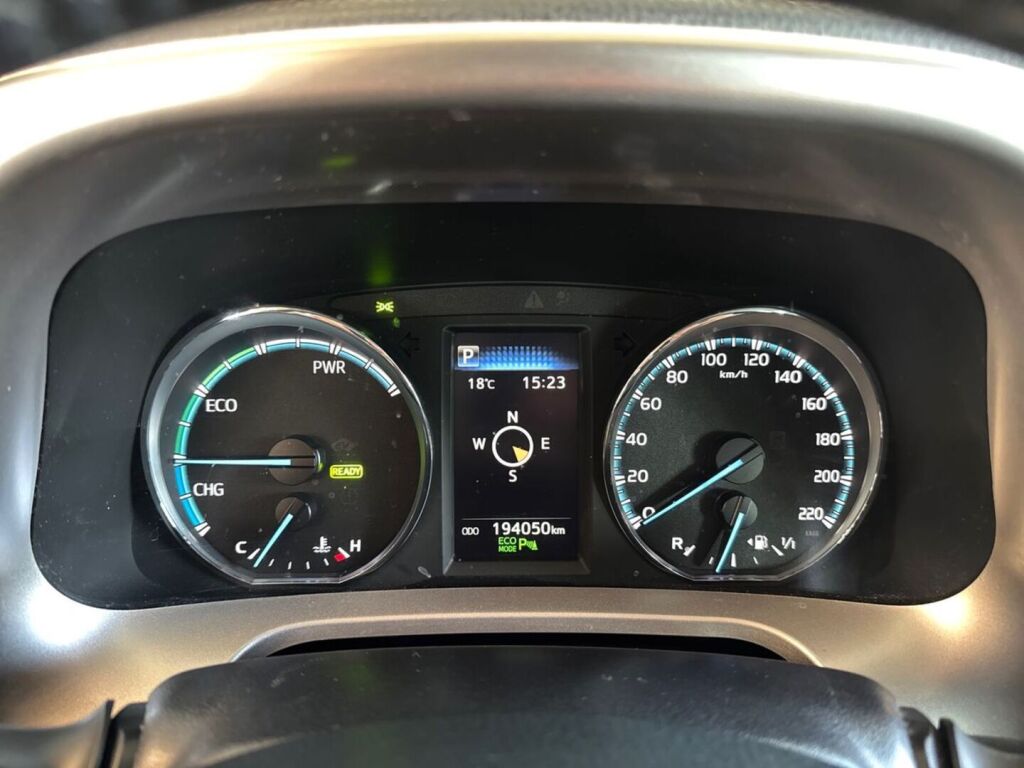 Toyota RAV4 2019 Ruskea (beige)