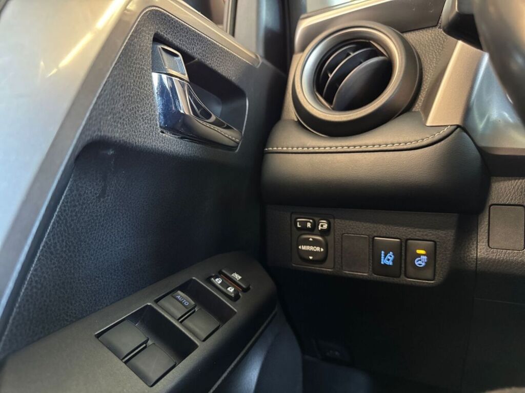 Toyota RAV4 2019 Ruskea (beige)