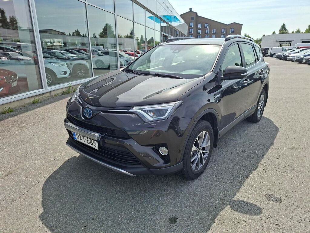 Toyota RAV4 2019 Ruskea (beige)