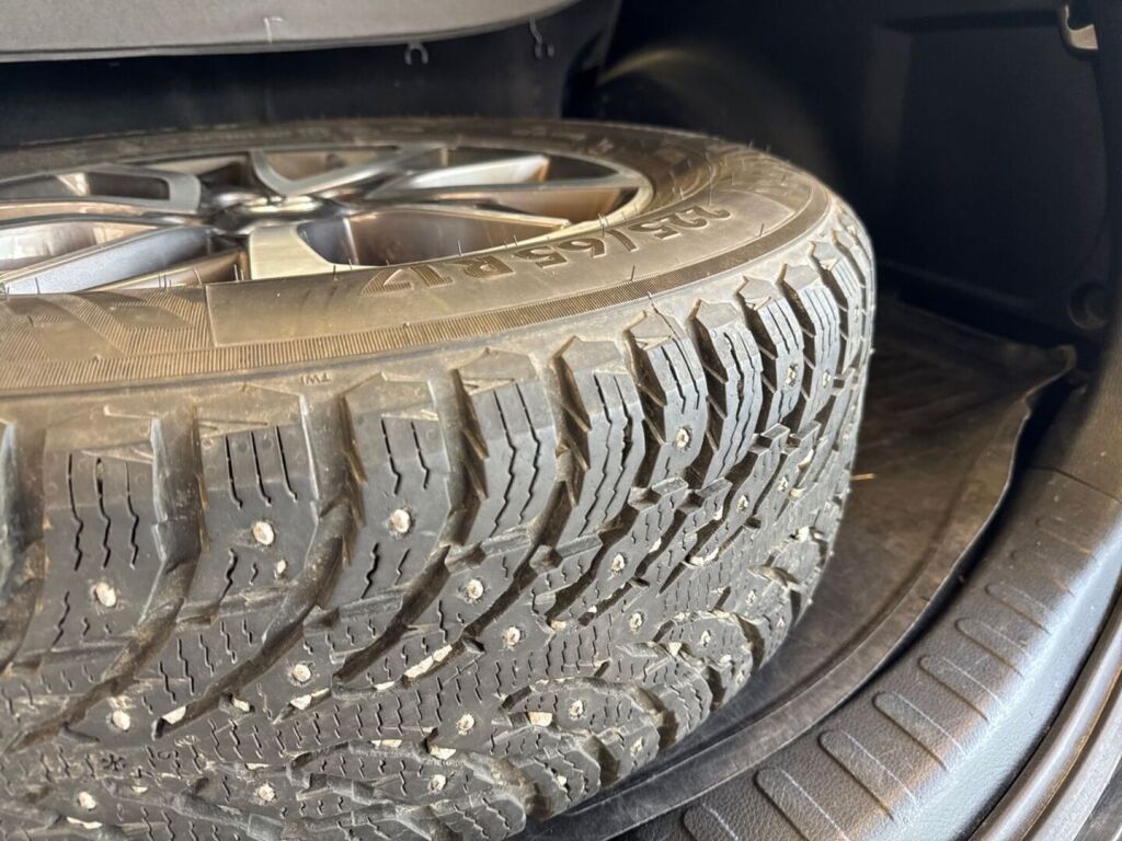 Toyota RAV4 2019 Ruskea (beige)