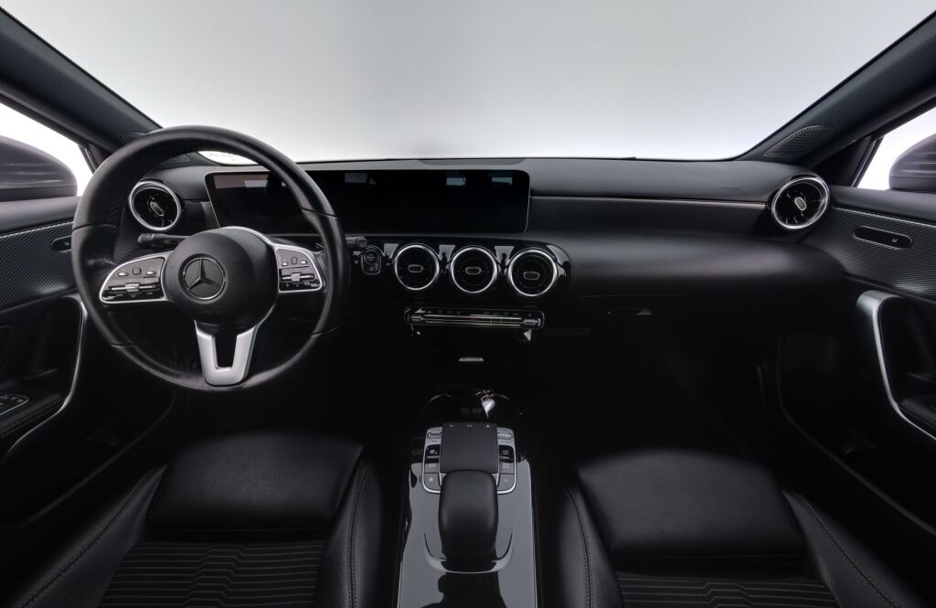 Mercedes-Benz A 2018 Harmaa