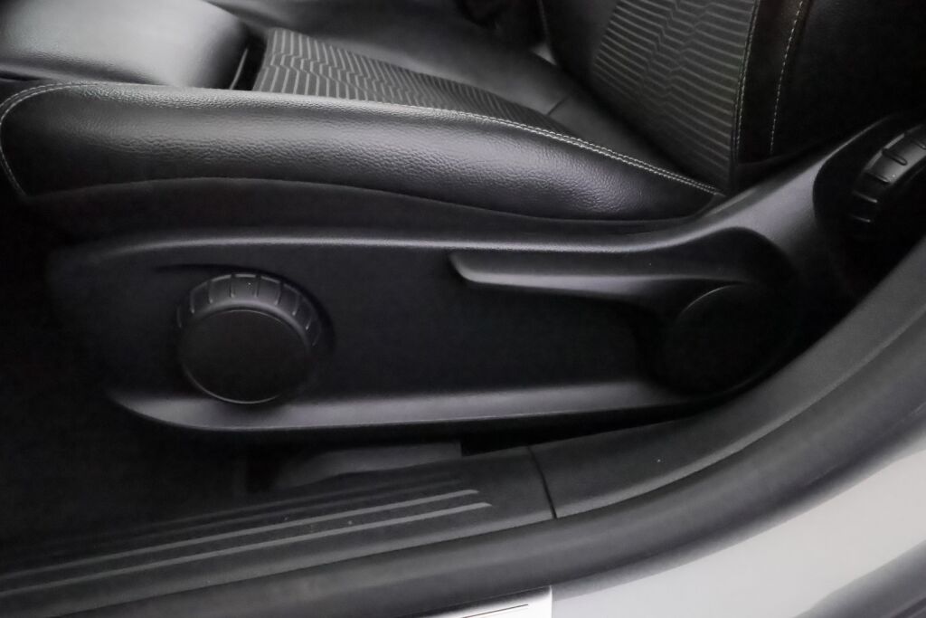 Mercedes-Benz A 2018 Harmaa