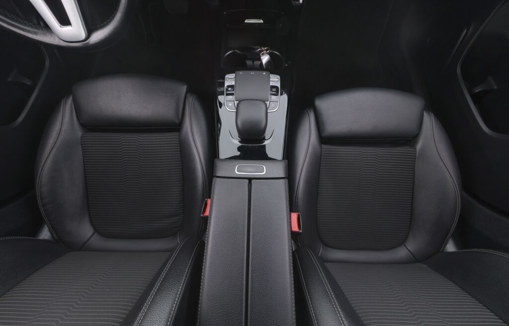 Mercedes-Benz A 2018 Harmaa