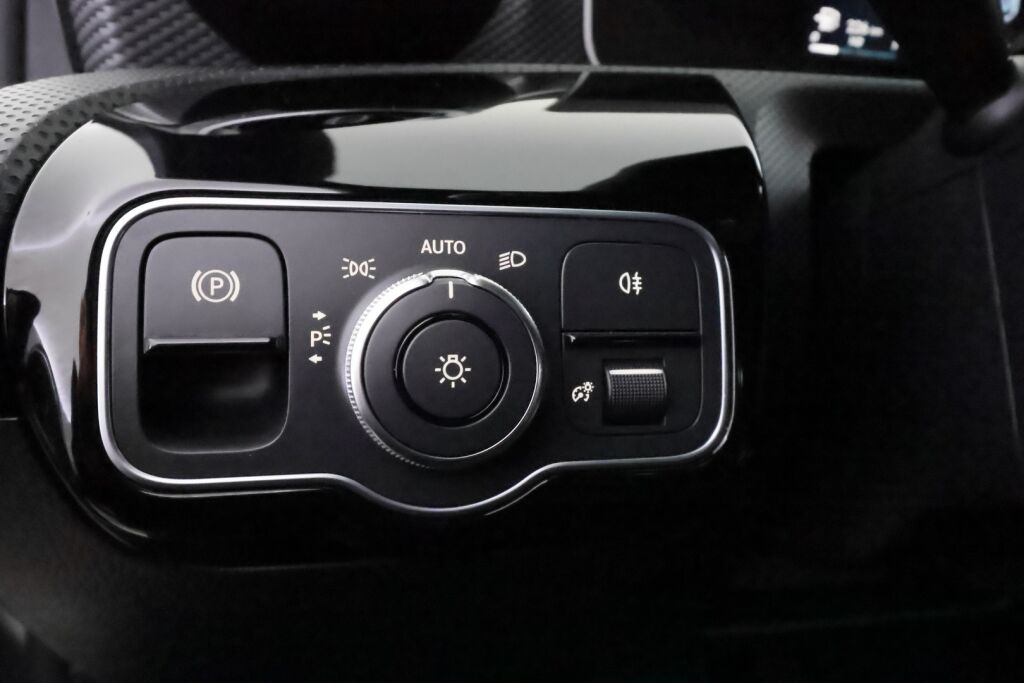 Mercedes-Benz A 2018 Harmaa