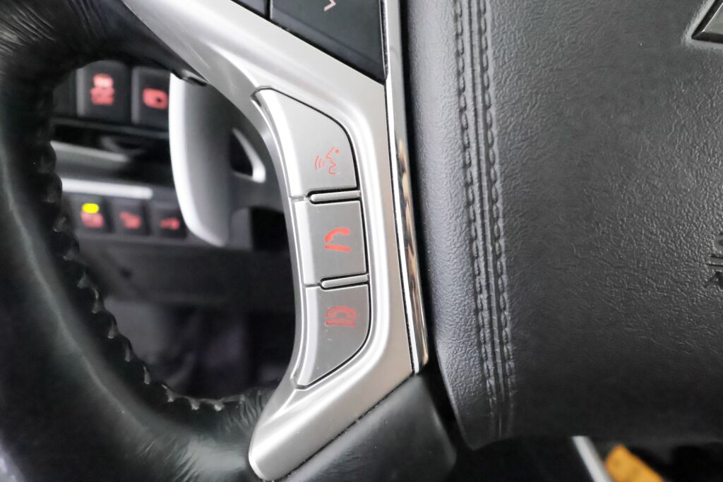 Mitsubishi Outlander PHEV 2016 Valkoinen