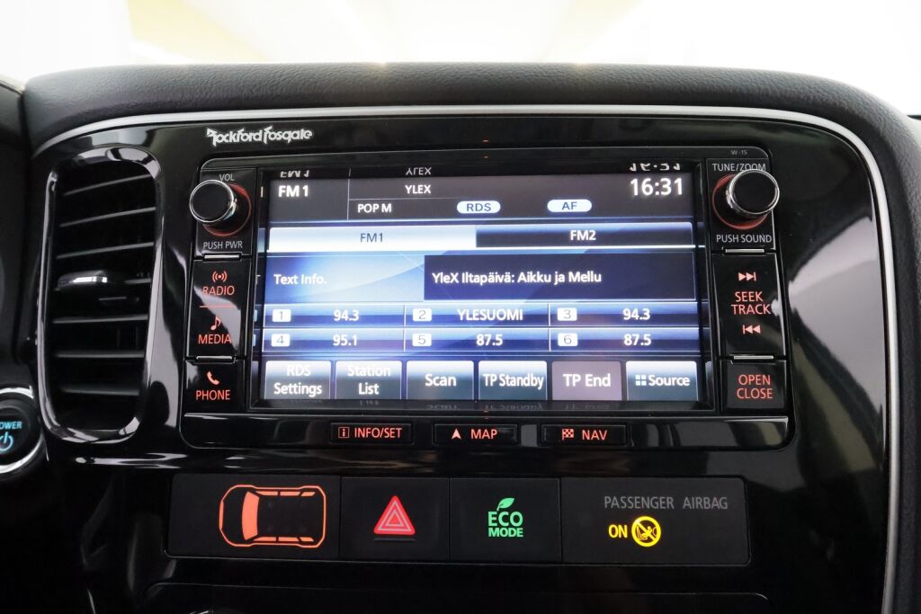 Mitsubishi Outlander PHEV 2016 Valkoinen