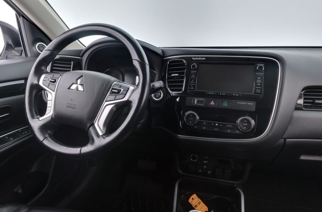 Mitsubishi Outlander PHEV 2016 Valkoinen