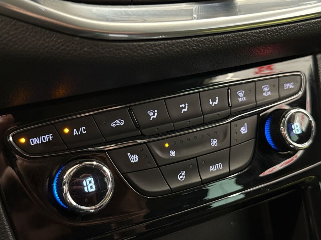Opel Astra 2019 Punainen