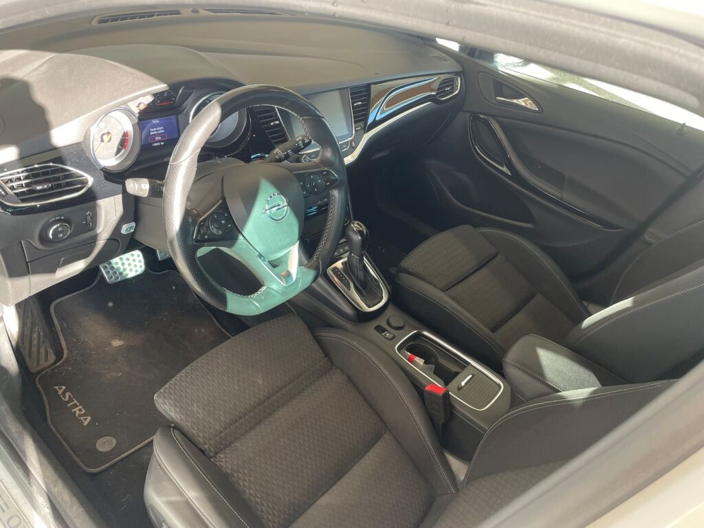 Opel Astra 2019 Valkoinen