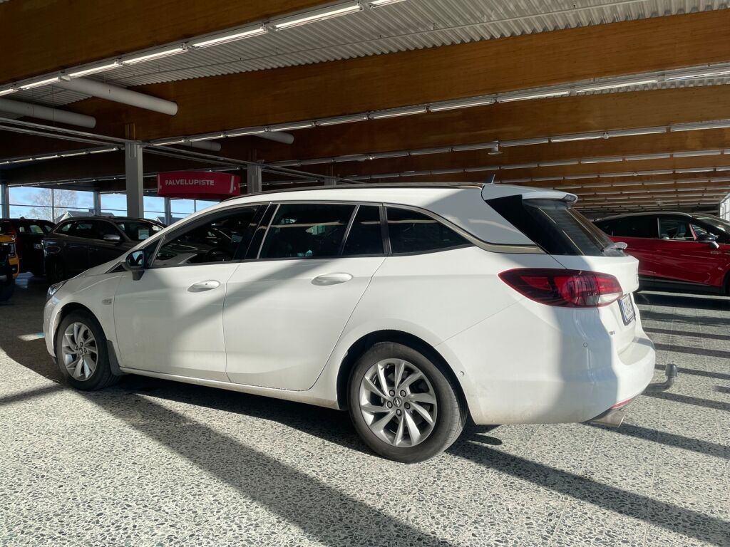 Opel Astra 2019 Valkoinen