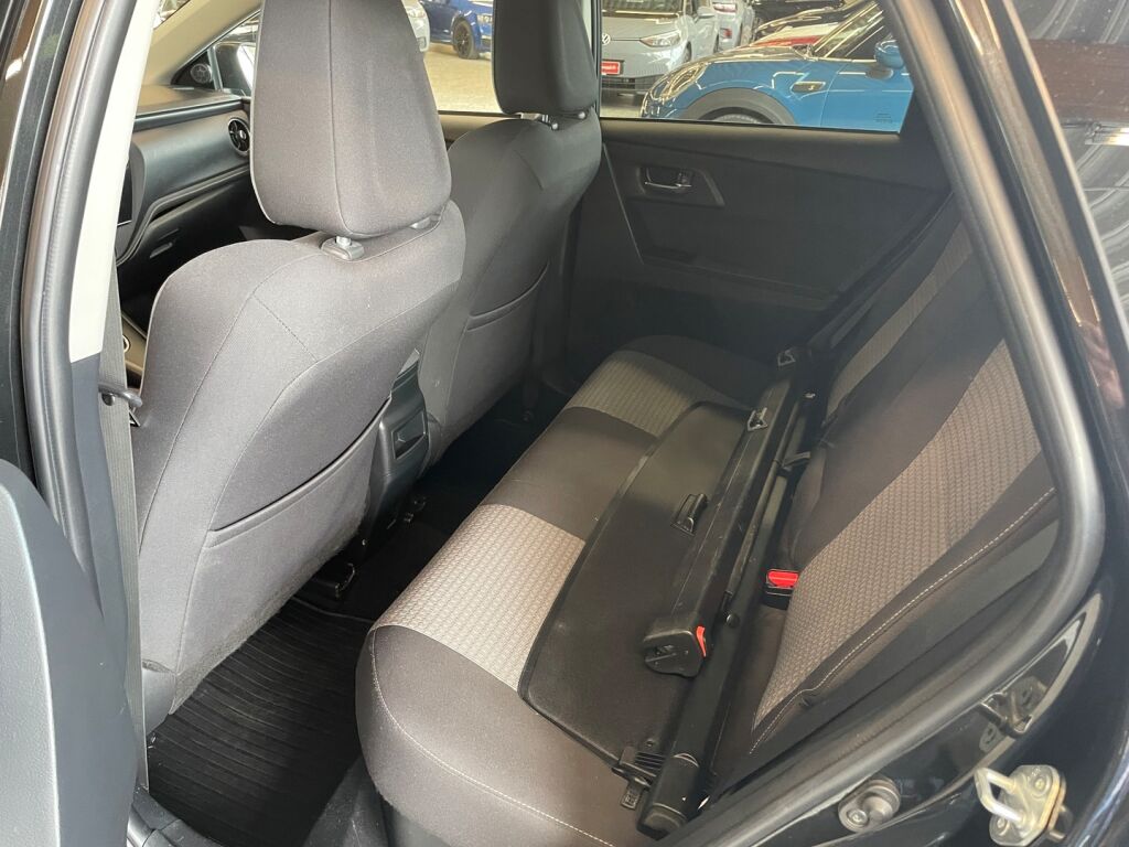 Toyota Auris 2019 Musta
