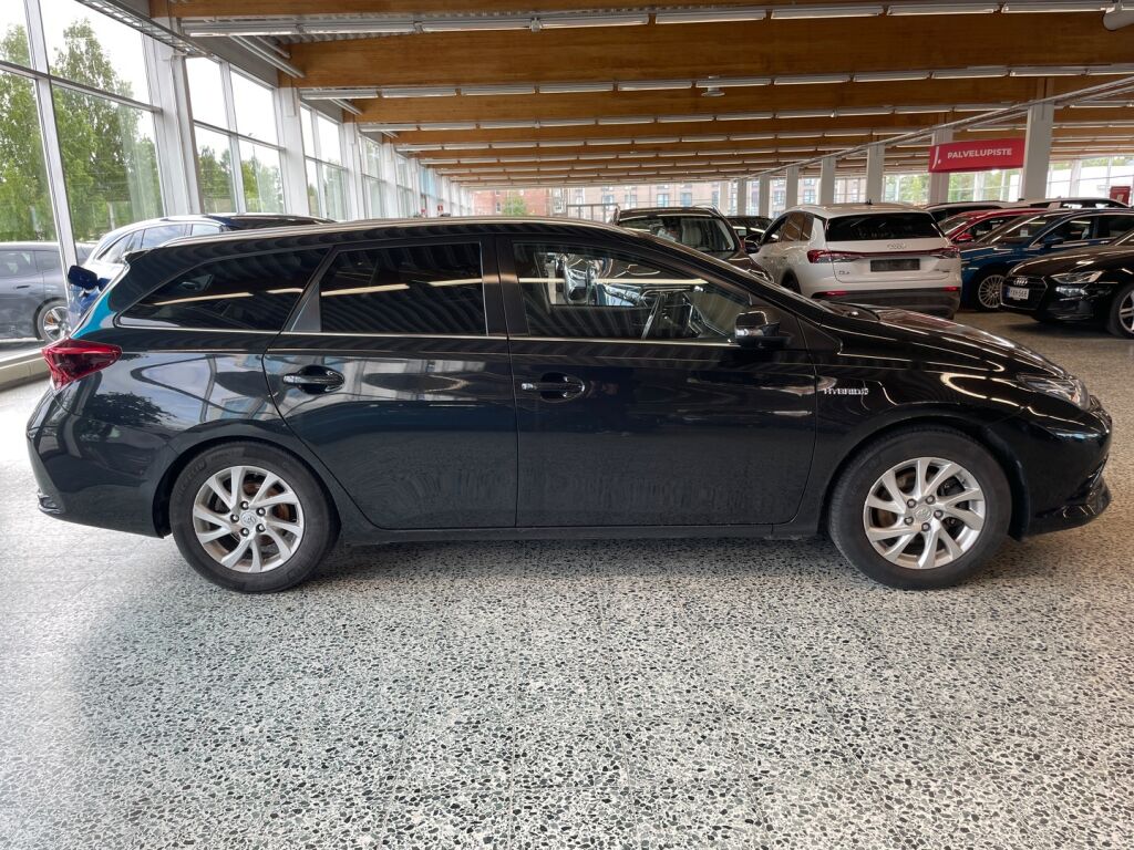 Toyota Auris 2019 Musta