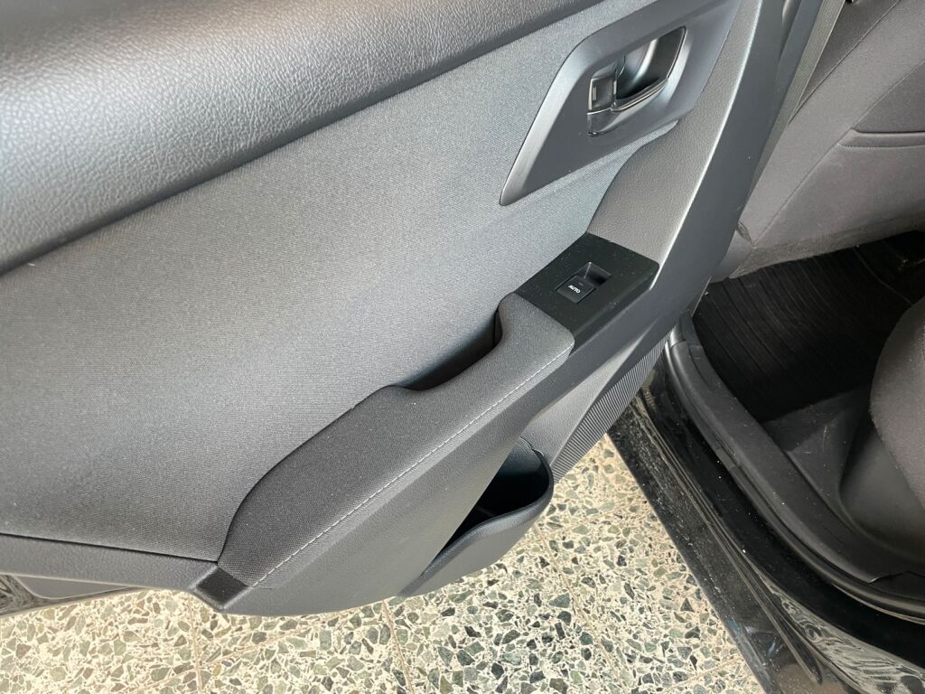 Toyota Auris 2019 Musta