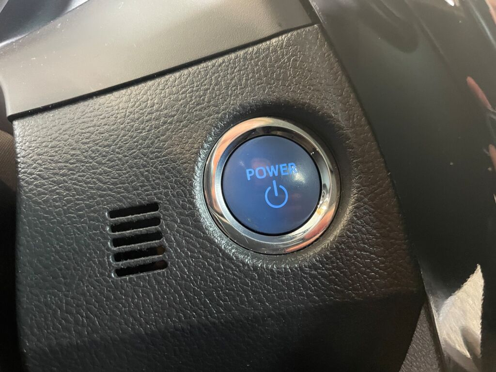 Toyota Auris 2019 Musta