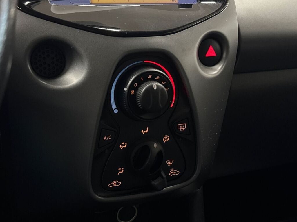 Toyota AYGO 2018 Valkoinen