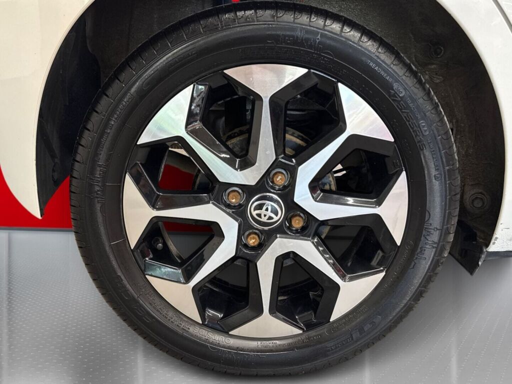 Toyota AYGO 2018 Valkoinen
