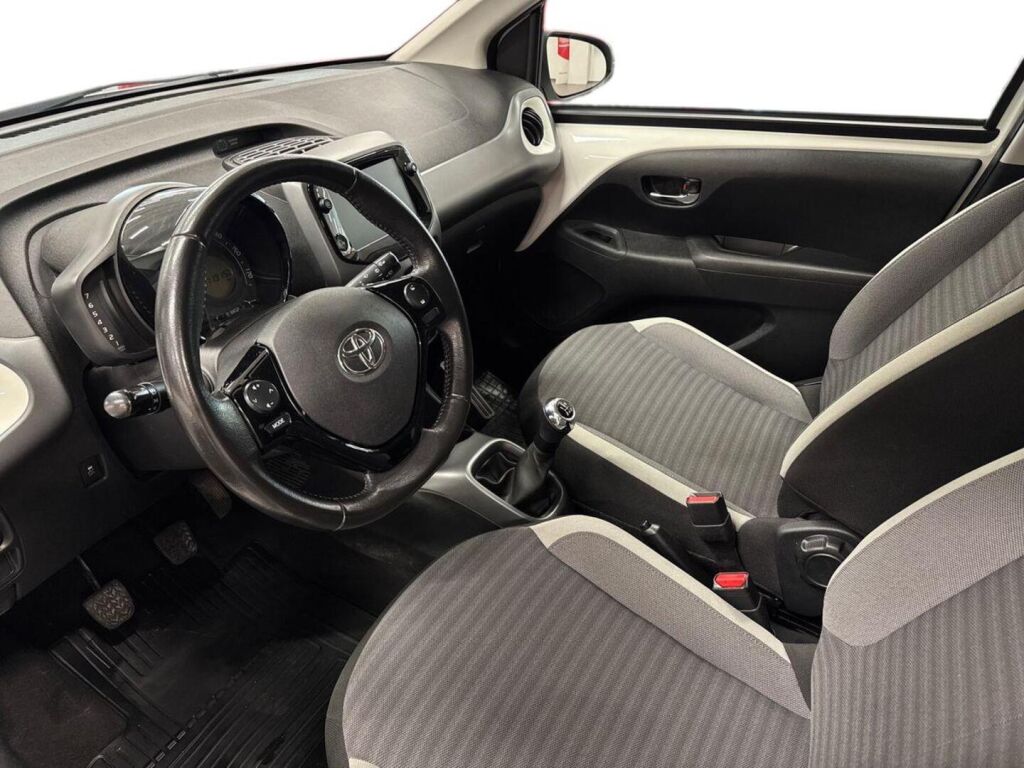 Toyota AYGO 2018 Valkoinen