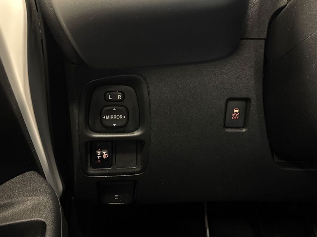 Toyota AYGO 2018 Valkoinen