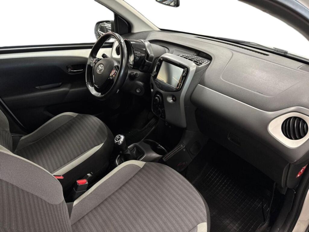 Toyota AYGO 2018 Valkoinen